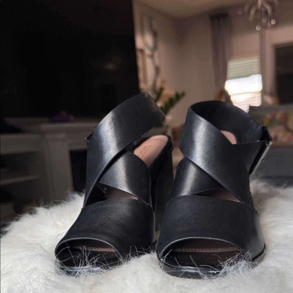 BCBGMAXAZRIA Elegant Black Women's Heels